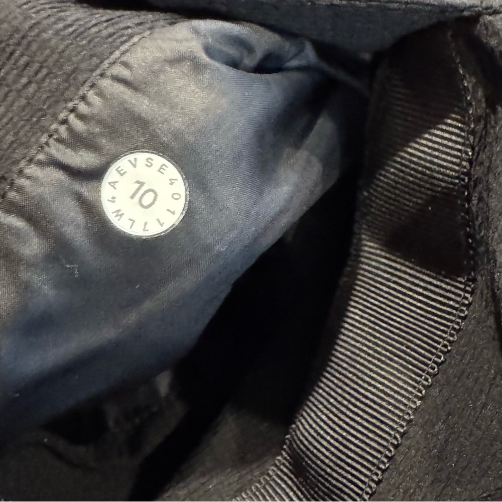 Lululemon Non-Stop Bomber Jacket Textured in
Black Size 10 - Picture 10 of 10
